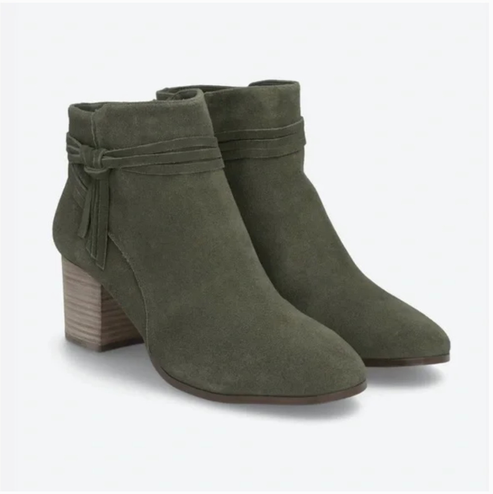 Violet & Red Jenna Suede Bootie 6 NWT Boot Ankle Boho Western Tassel Olive Green